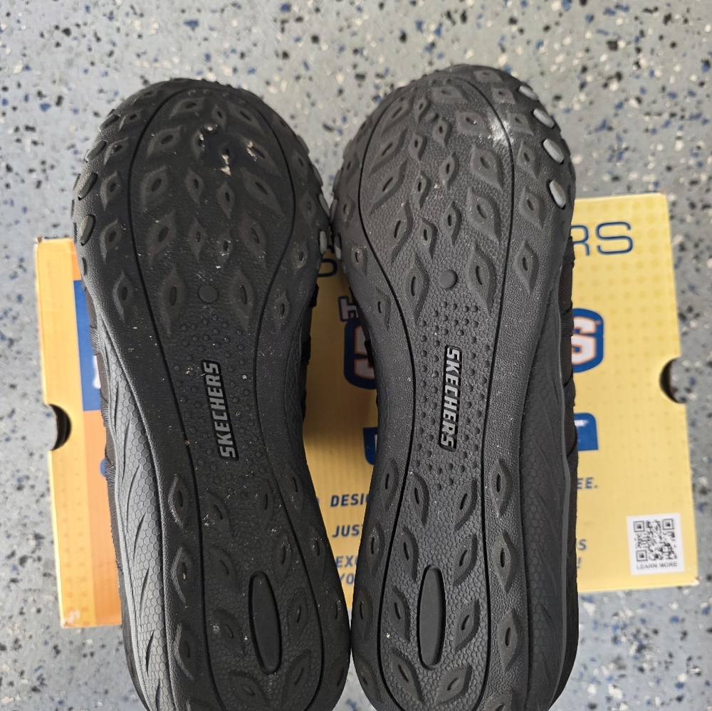 Skechers Women's Sneaker - Picture 5 of 5